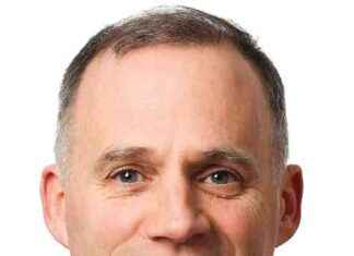 Retailers Urged to Clearly Explain Charge on Paper Bags by Ó Muirí news-16082024-075658