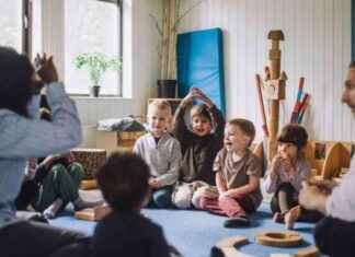 Rising Childcare Costs Leave Parents Feeling Overwhelmed: How to Cope news-22082024-065135