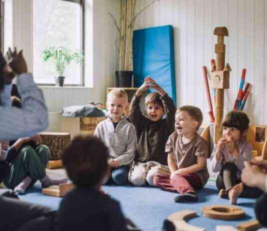 Rising Childcare Costs Leave Parents Feeling Overwhelmed: How to Cope news-22082024-065135