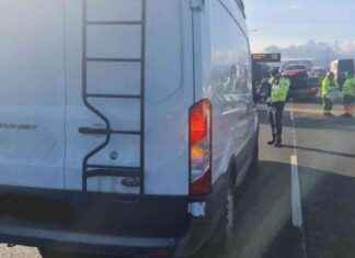 Driver fined for taking photo at M50 crash scene news-23082024-223130