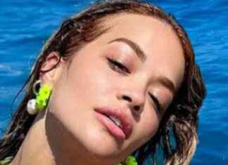 Rita Ora Shows Off Toned Physique and Has Fun with Kate Moss news-03092024-111939