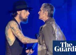 Boston Bandmates Brawl at Jane’s Addiction Reunion Show news-15092024-050245