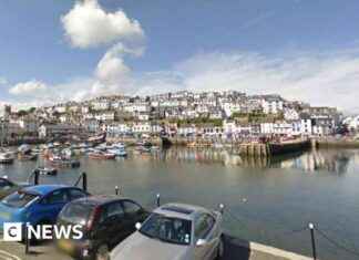 Iraqi Nationals Arrested After Yacht Rescue in Devon news-23092024-181248