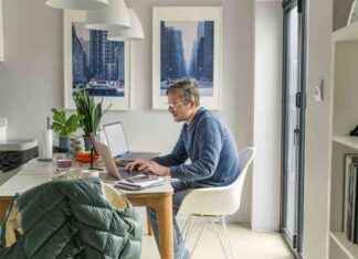 Is Remote Work Effective? Pros and Cons of Working from Home news-14102024-194744