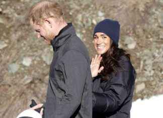 Meghan Markle’s Struggle for Prince Harry’s Attention: An Awkward Moment news-11112024-094950