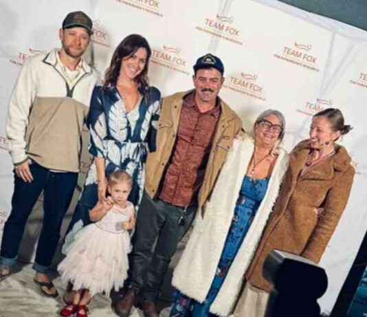 Fundraiser for Baywatch Star Mike Newman Hosted by Hulu Baywatch Documentary Director Matt Felker news-17112024-222649