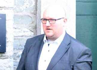 Man Accused of Stabbing Pigs at Asylum Center Faces Trial man-accused-of-stabbing-pigs-at-asylum-center-faces-trial