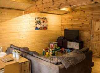 Experts predict rise in house prices with garden-room planning rule relaxation. experts-predict-rise-in-house-prices-with-garden-room-planning-rule-relaxation