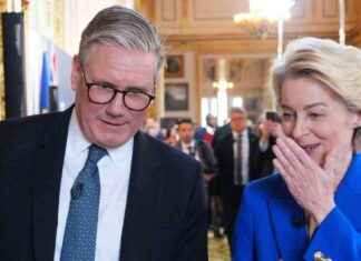 Northern Ireland Traders Optimistic About EU-UK Deal Amid Brexit Chaos northern-reland-traders-optimistic-about-eu-uk-deal-amid-brexit-chaos