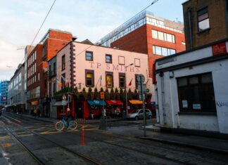 Dunnes Stores Dublin: Why Shoppers Can’t Get Enough of It